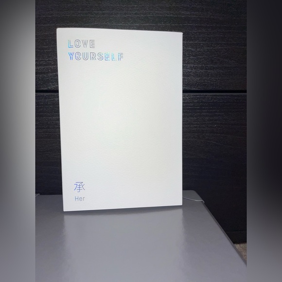 BTS - Love Yourself: Her - Picture 1 of 5